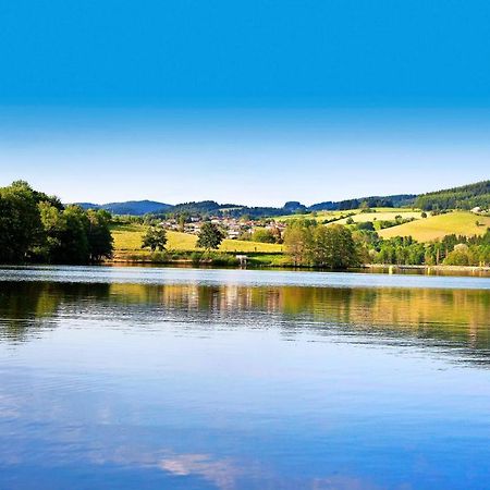 Camping Le Lac Des Sapins Cublize Esterno foto