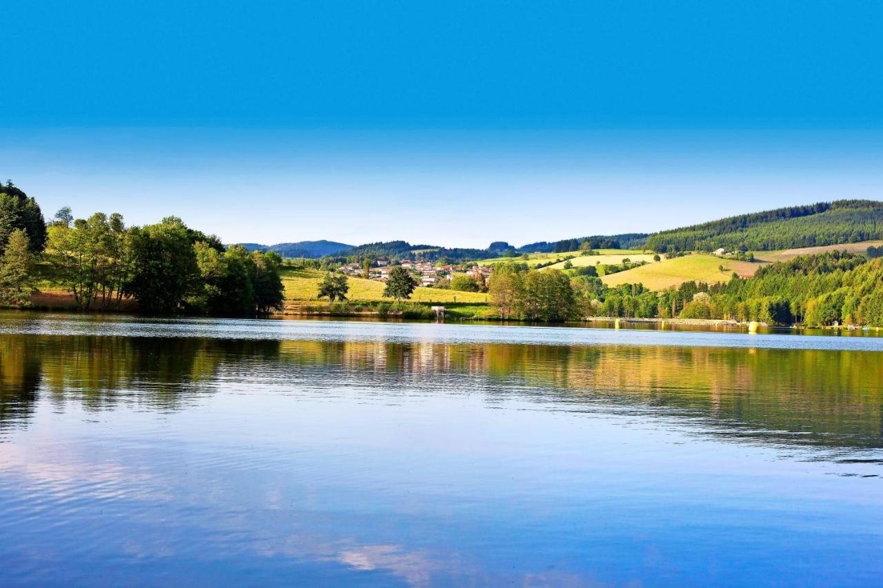Camping Le Lac Des Sapins Cublize Esterno foto
